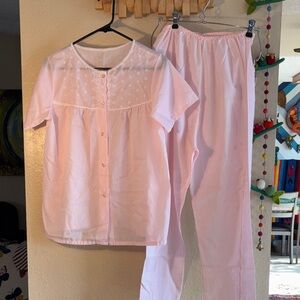 EUC VINTAGE light Pink Short sleeve pajama set size s/M. Material is a lig